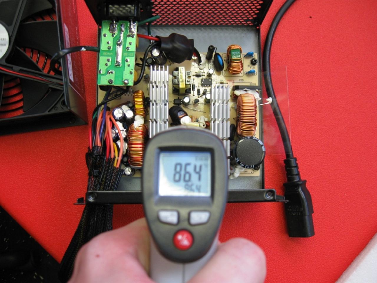 [23/09/2014] MS-Tech Value Edition 950W: PCGHX-Test an der Chroma (20)