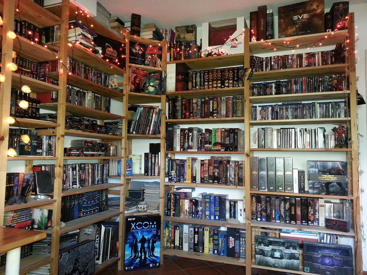 [12/09/2014] Update September 2014: Schreibtisch (okay, Spielesammlung ;)) von Serafyn
