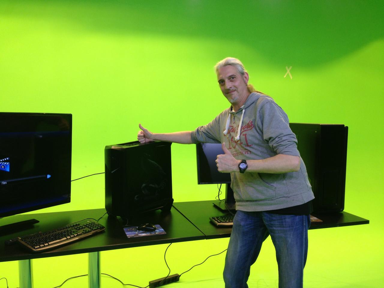 [05/09/2014] 7.9.2014: Dass unsere grauhaarige Eminenz im Video eine gute Figur macht, hat der Spieleonkel ja schon des Öfteren bewiesen. So war es auch kein Wunder, dass ihn Topware Interactive und Caseking nach Karlsruhe einluden, um mit seiner flapsigen aber sympathischen Art in feinstem 