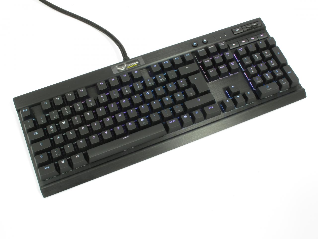 [22/09/2014] Corsair K70 RGB: Die erste mechanische Tastatur mit RGB-Beleuchtung im PCGH-Testlabor (2)