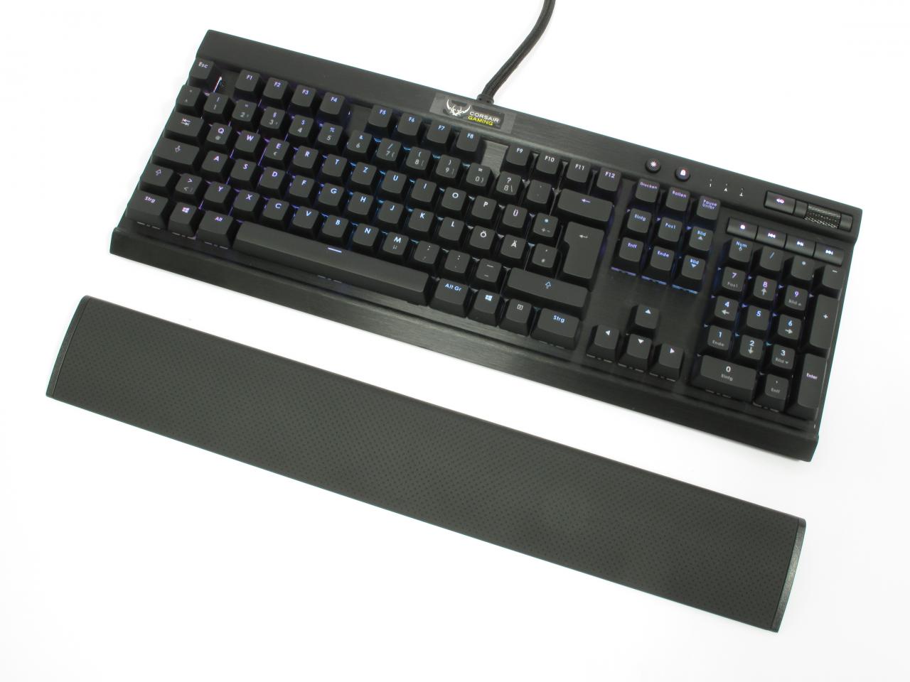 [22/09/2014] Corsair K70 RGB: Die erste mechanische Tastatur mit RGB-Beleuchtung im PCGH-Testlabor (7)