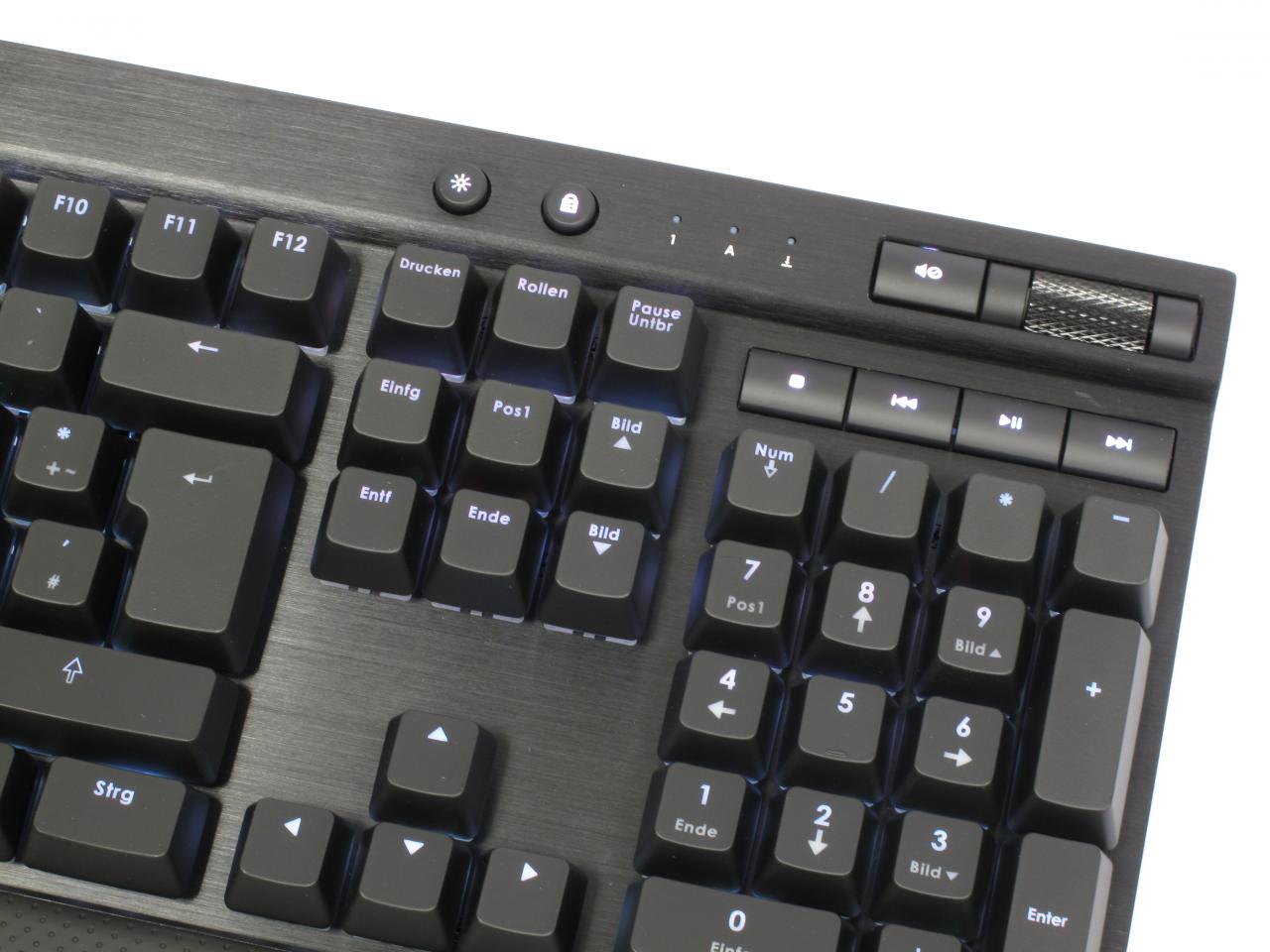 [22/09/2014] Corsair K70 RGB: Die erste mechanische Tastatur mit RGB-Beleuchtung im PCGH-Testlabor (8)