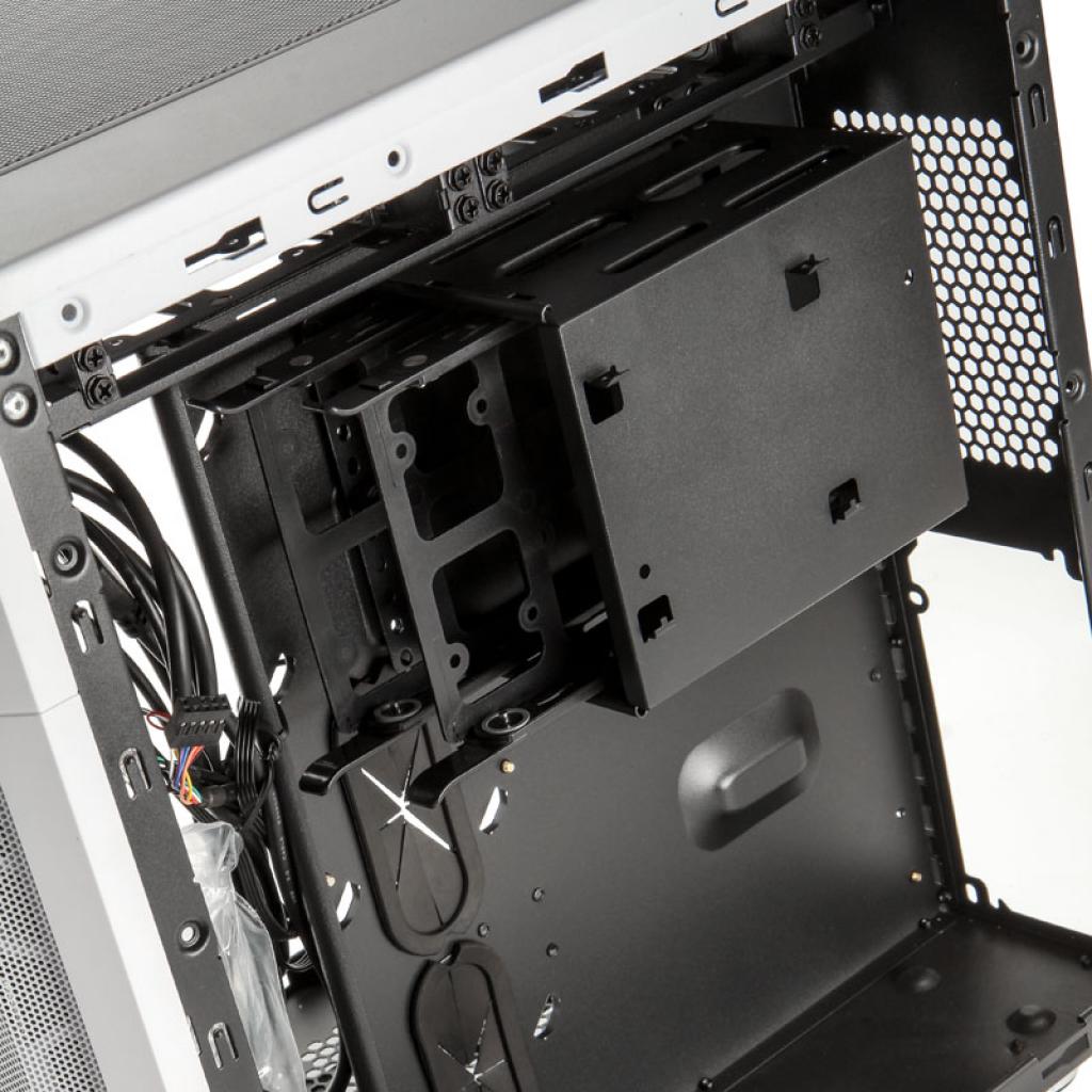 [16/10/2014] Anidées AI-7: Doppelkammer-Cube-Gehäuse für ATX-Mainboards (19)
