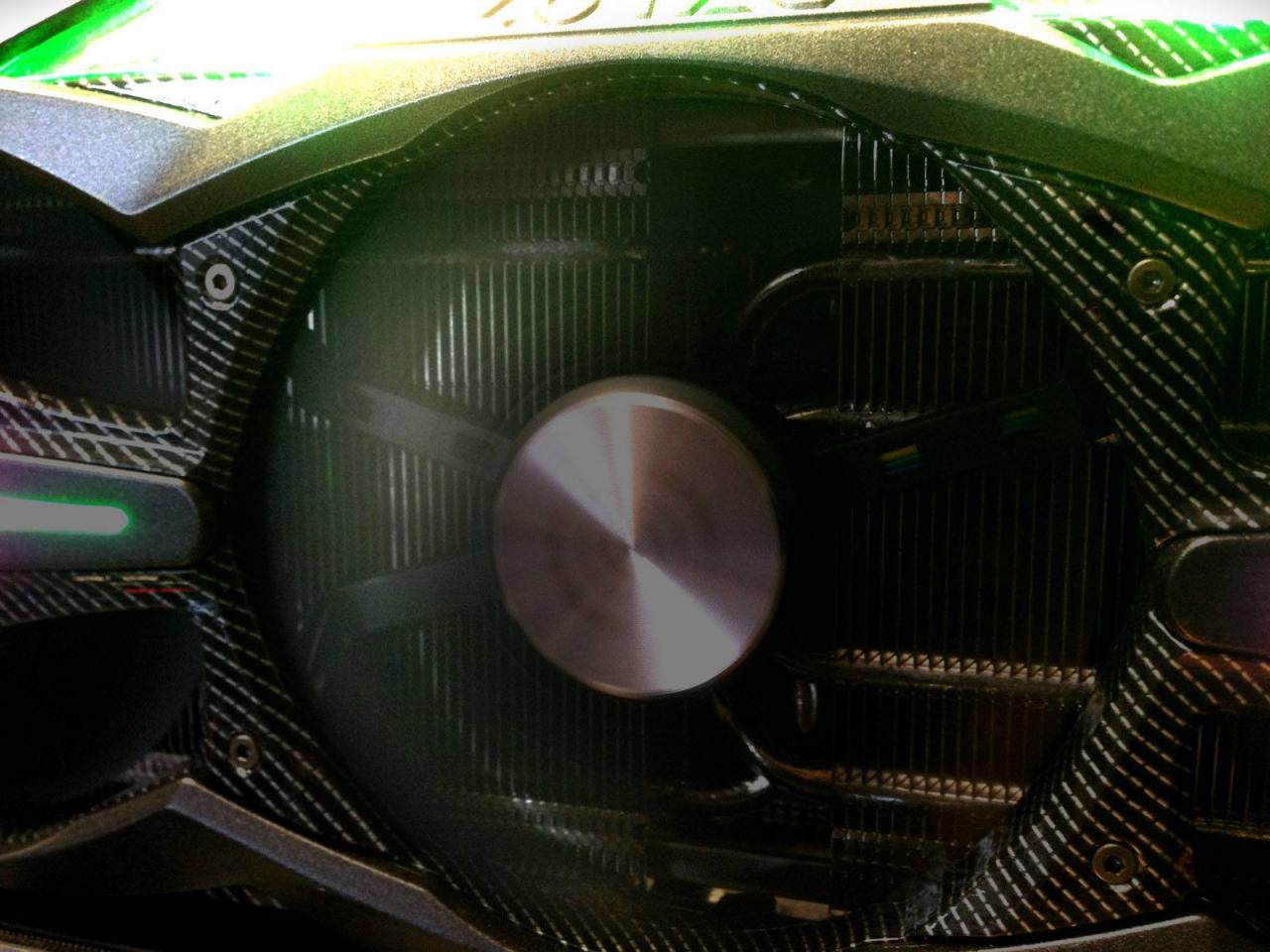 [08/10/2014] Zotac Geforce GTX 980 Amp Extreme: Ausnahme-Grafikkarte geteasert (2)