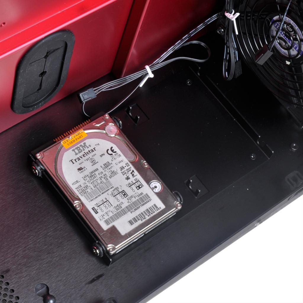 [31/10/2014] Lian Li PC-D666: Ausladendes Cube-Gehäuse für zwei Systeme (17)