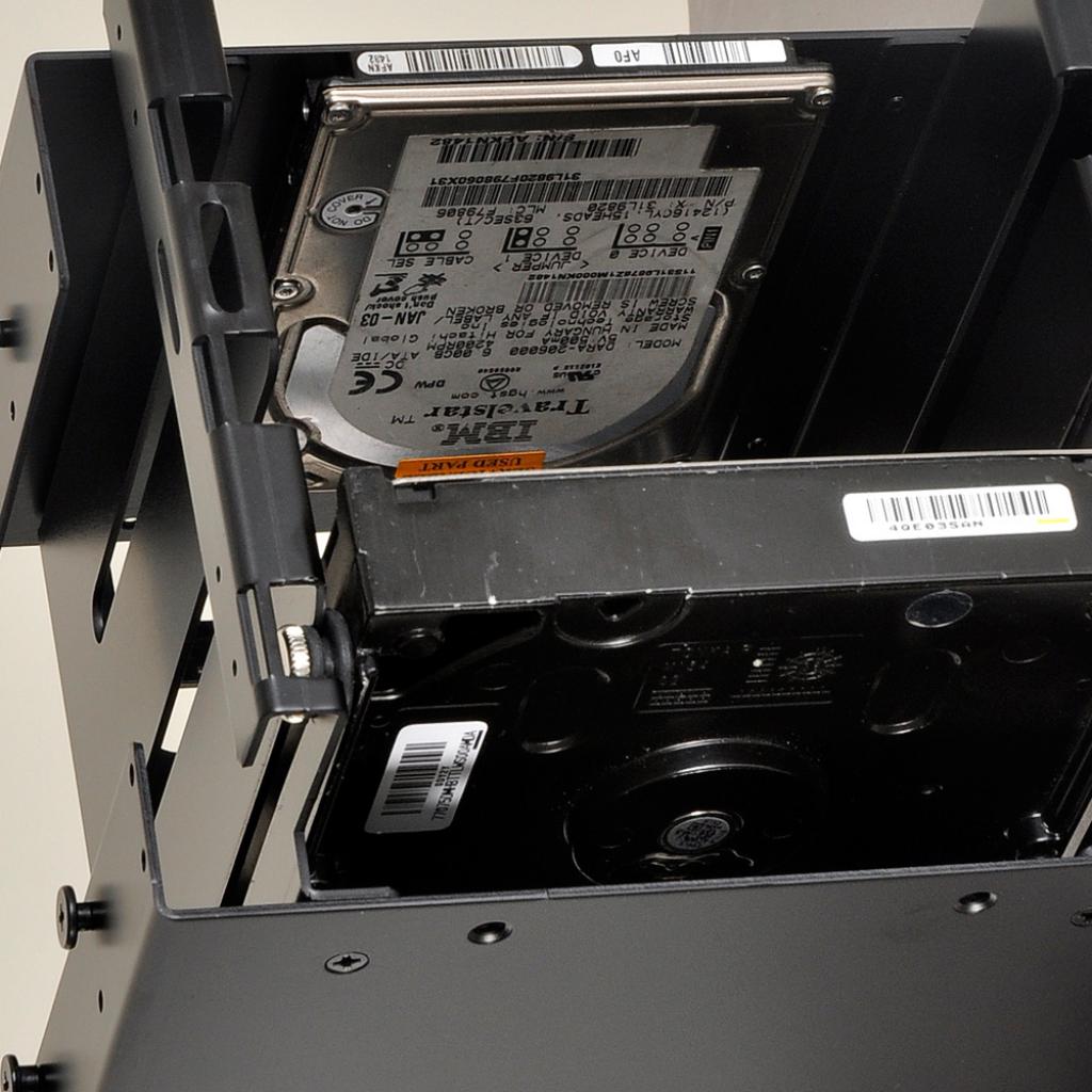 [31/10/2014] Lian Li PC-D666: Ausladendes Cube-Gehäuse für zwei Systeme (19)