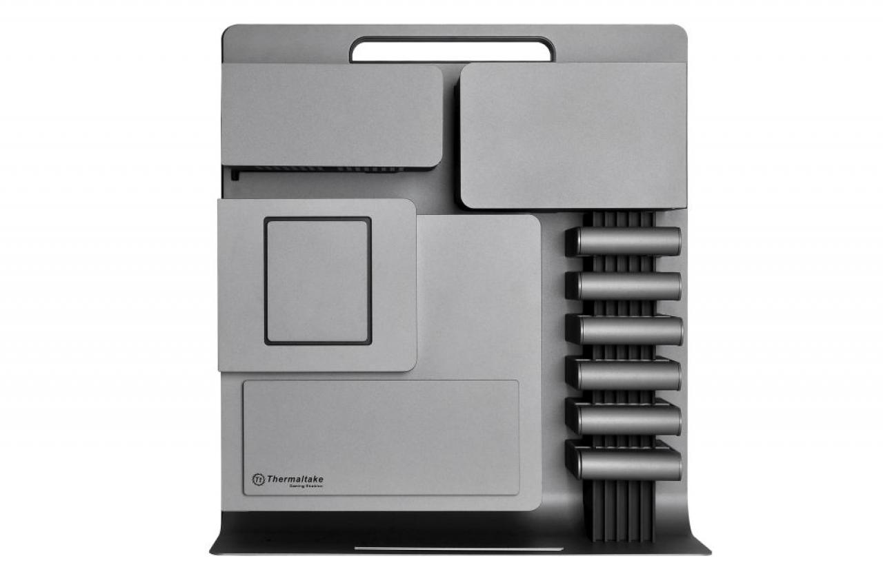 [31/10/2014] Thermaltake Level 10 Titanium: Gehäuse als Limited Edition noch im November in Deutschland erhältlich - Kostenpunkt: 1.199 Euro. (3)