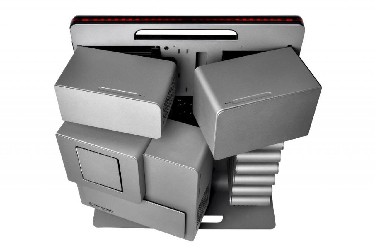[31/10/2014] 1.199 Euro, diesen Betrag ruft Thermaltake 2014 für das Level 10 Titanium auf. Das ist unverschämt teuer, aber ein italienischer Sportwagen ist das auch. Den Preis für das teuerste Consumer-Gehäuse hat man jedenfalls abgeräumt. An anderer Stelle wird bei Zalman ums Überleben gekämpft.