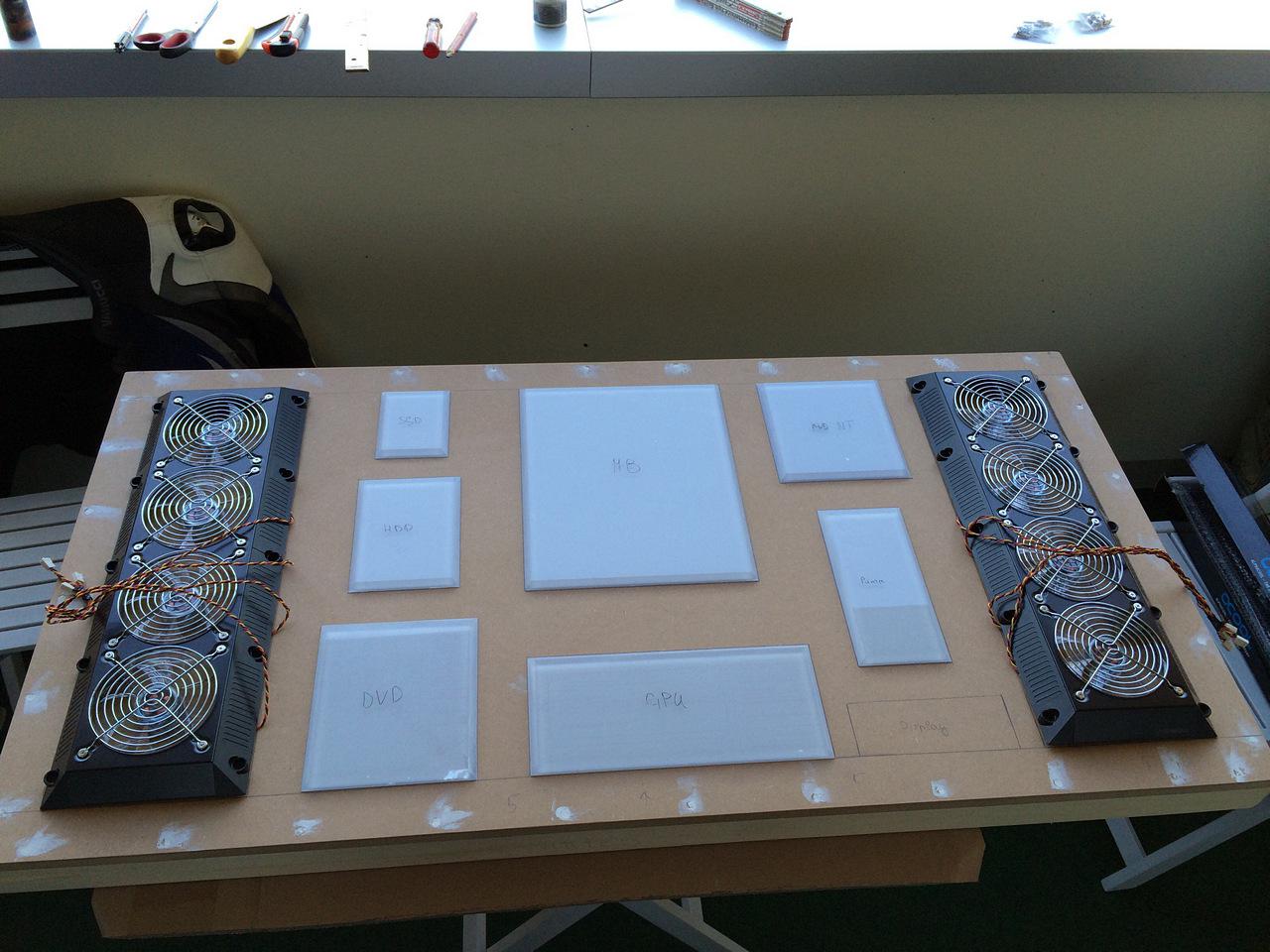 [28/11/2014] Ein PC wird an die Wand gehängt: Projekt eines PCGHX-Mitglieds (6)