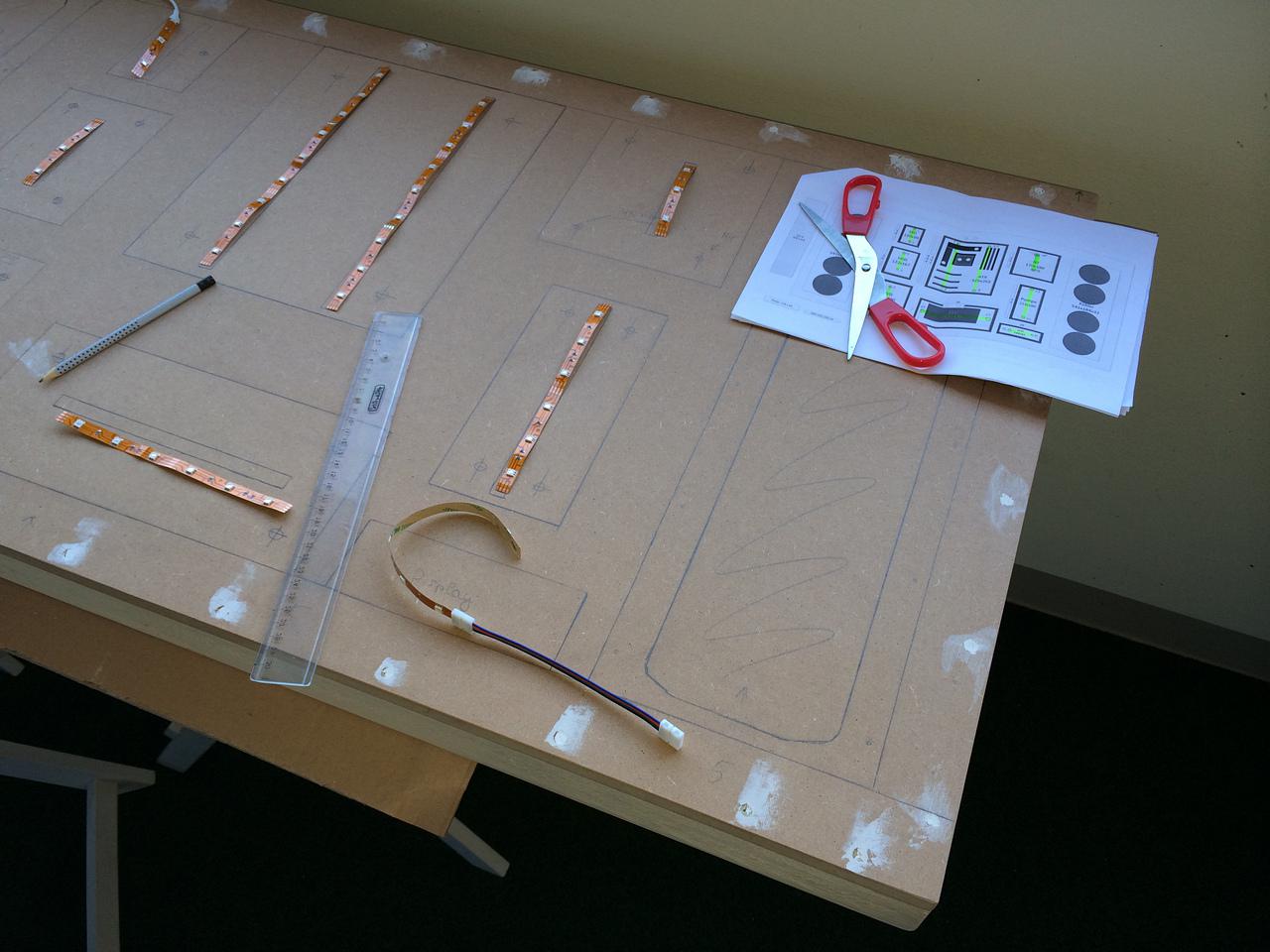 [28/11/2014] Ein PC wird an die Wand gehängt: Projekt eines PCGHX-Mitglieds (10)