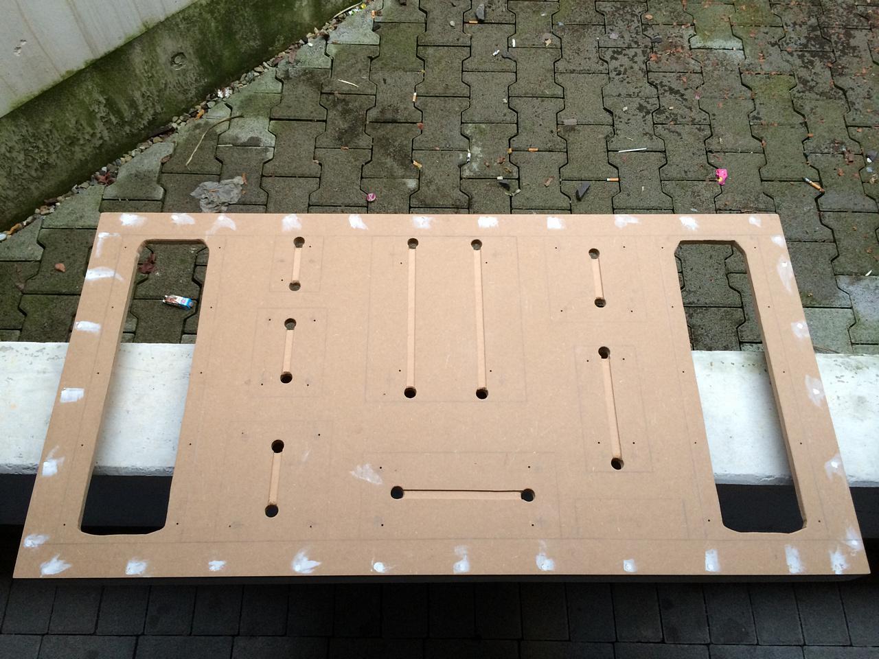 [28/11/2014] Ein PC wird an die Wand gehängt: Projekt eines PCGHX-Mitglieds (12)