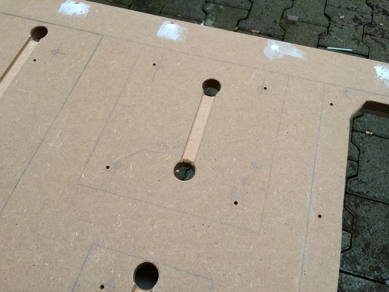 [28/11/2014] Ein PC wird an die Wand gehängt: Projekt eines PCGHX-Mitglieds (13)