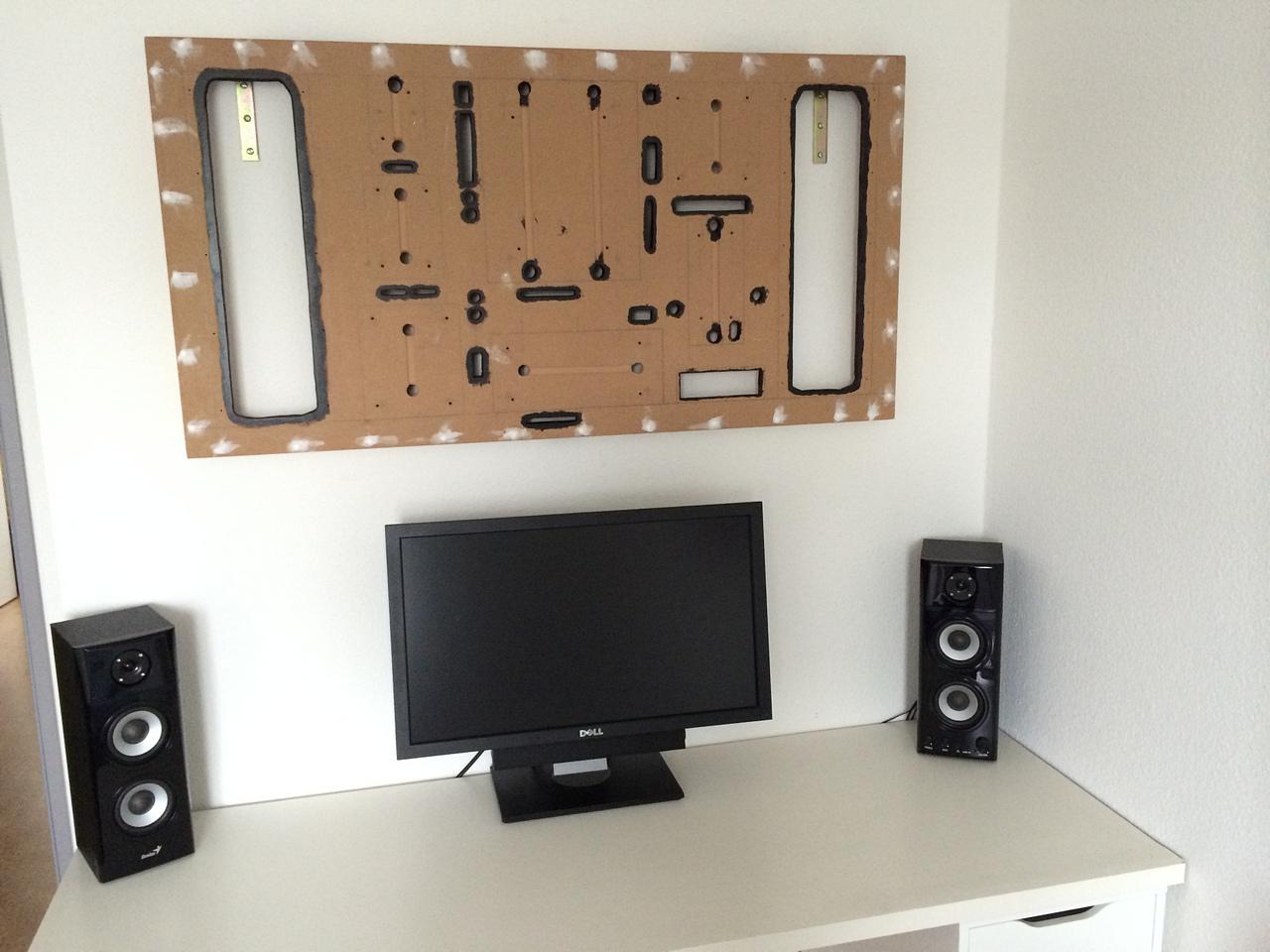 [28/11/2014] Ein PC wird an die Wand gehängt: Projekt eines PCGHX-Mitglieds (40)