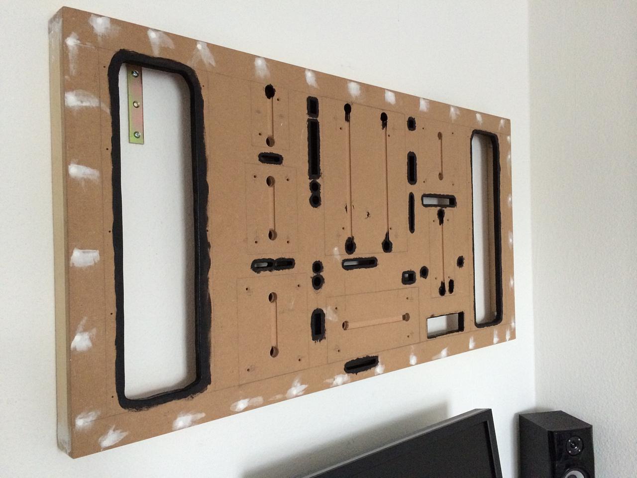 [28/11/2014] Ein PC wird an die Wand gehängt: Projekt eines PCGHX-Mitglieds (41)