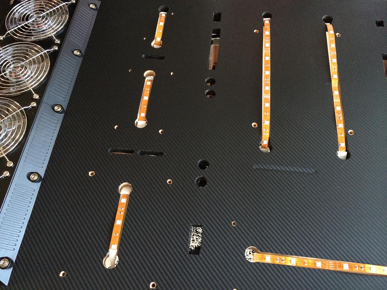 [28/11/2014] Ein PC wird an die Wand gehängt: Projekt eines PCGHX-Mitglieds (46)