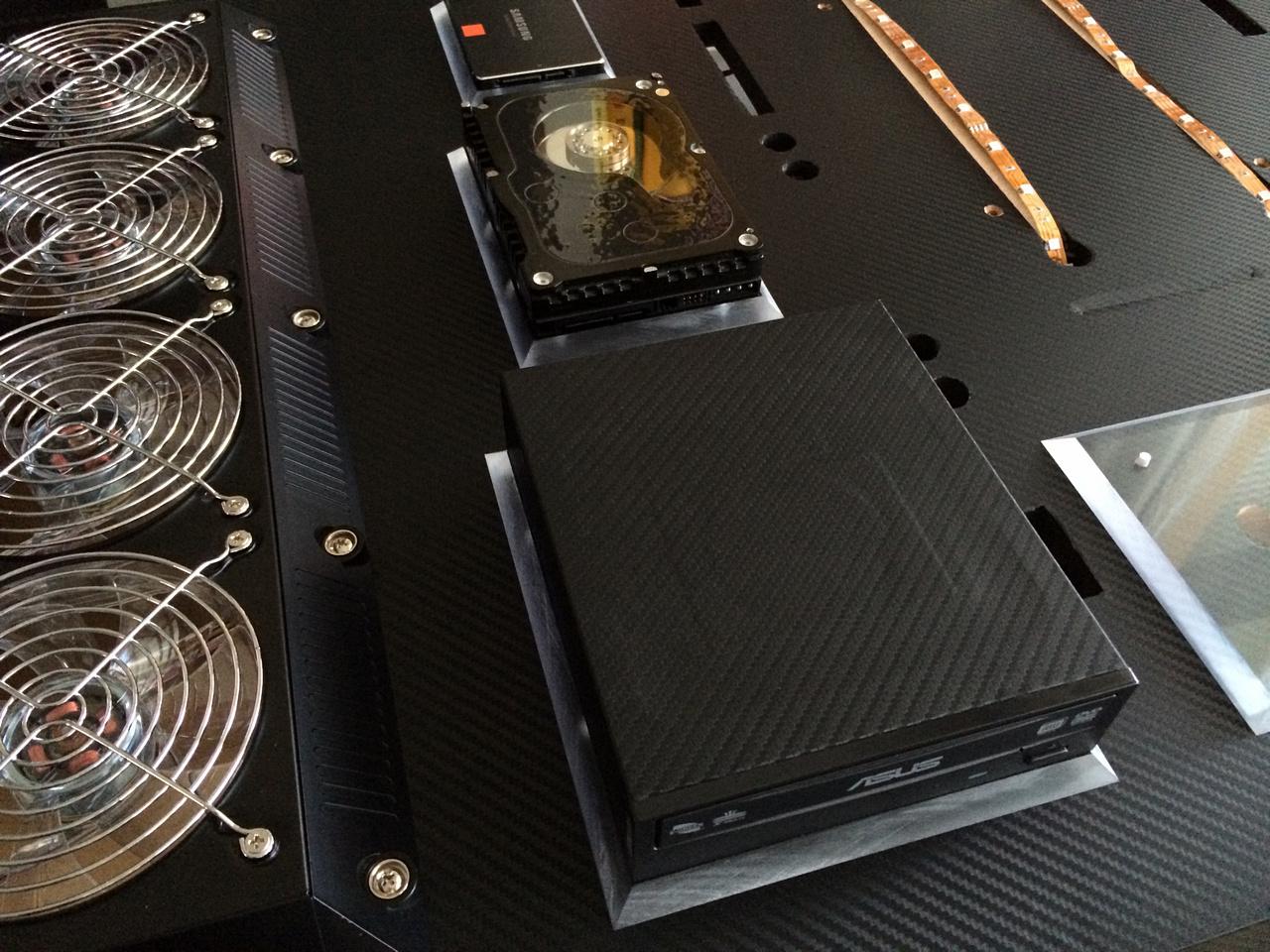 [28/11/2014] Ein PC wird an die Wand gehängt: Projekt eines PCGHX-Mitglieds (47)