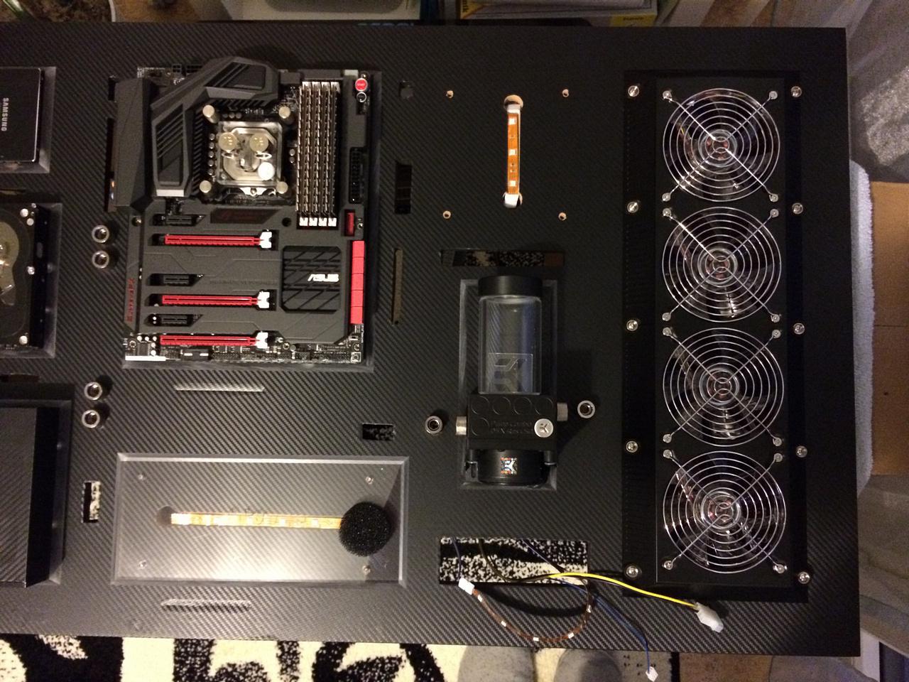 [28/11/2014] Ein PC wird an die Wand gehängt: Projekt eines PCGHX-Mitglieds (57)