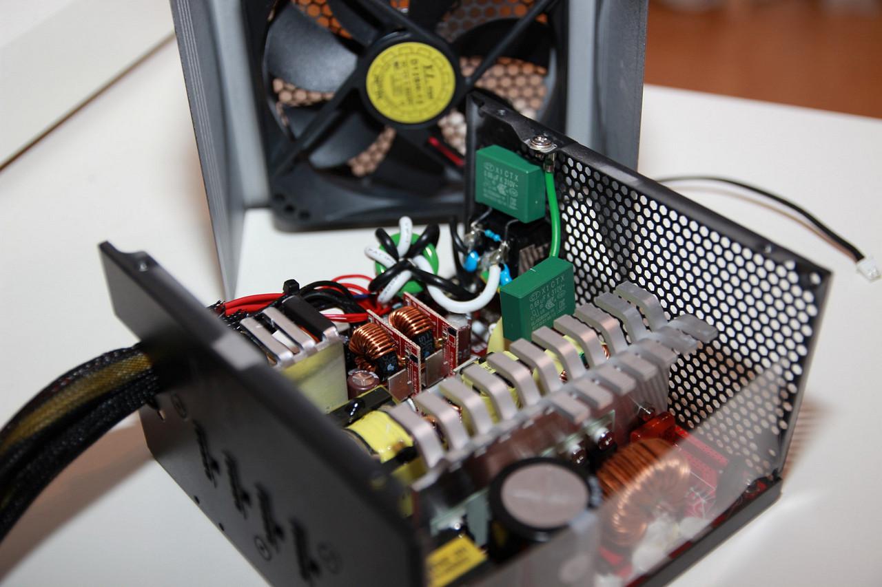 [11/11/2014] Cooler Master V550SM (10)