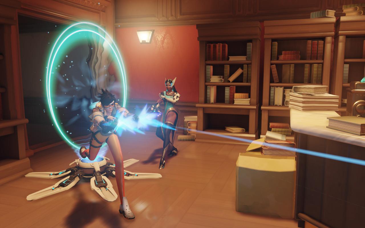[09/11/2014] Die ultimative Fähigkeit von Symmetra ist der Aufbau eines Portals, durch das Team-Mitglieder zu einer anderen Position auf der Karte wechseln können.