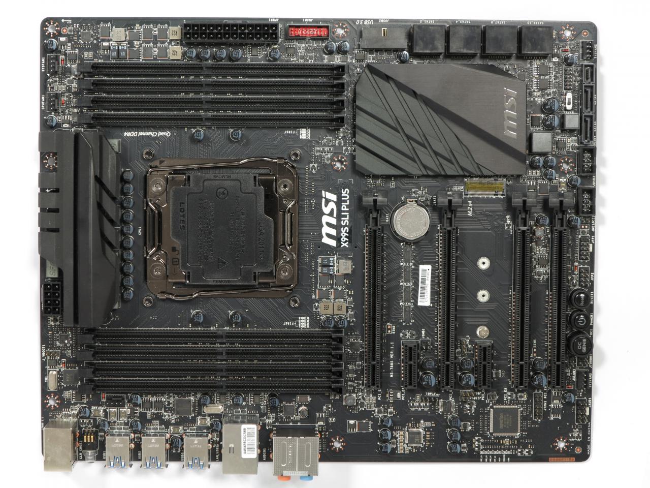 [11/11/2014] MSI X99S SLI Plus: Frei nach Henry Ford nutzt MSI jede Farbe, solange sie schwarz ist.