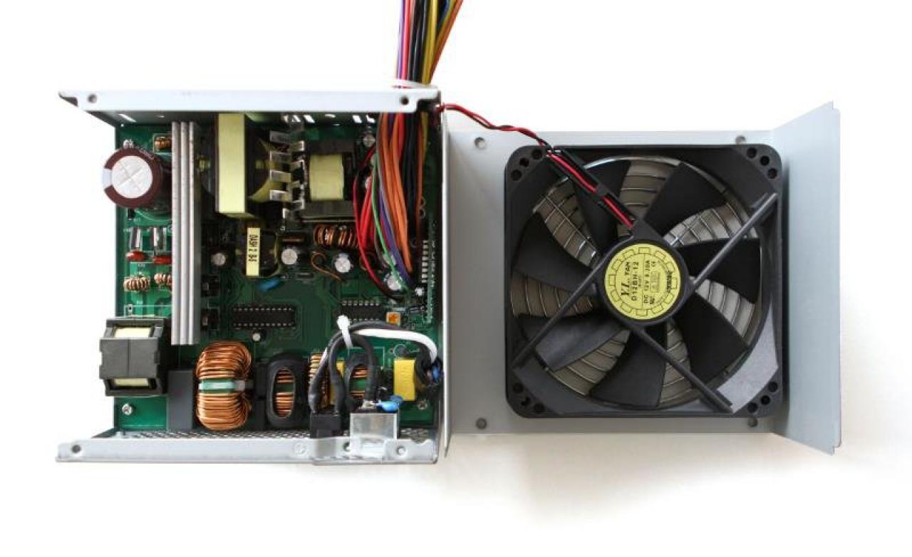 [23/12/2014] 400-Watt-Titanium-Netzteil: FSP400-60AGTAA aufgetaucht