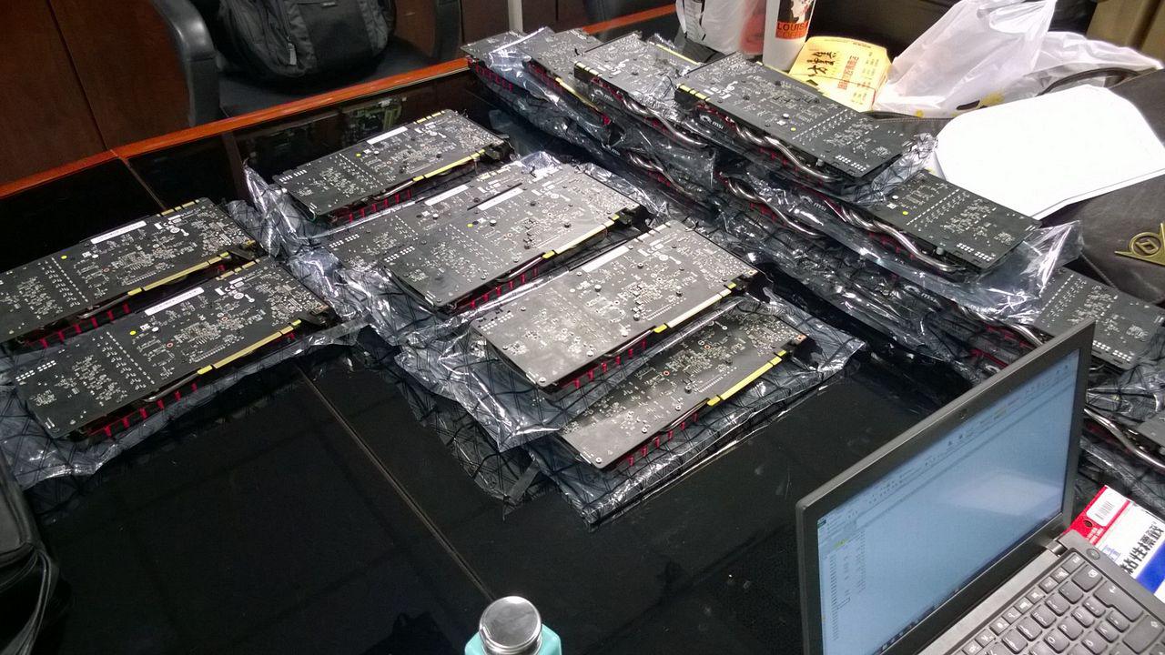 [26/12/2014] Update vom 27.12.: Kreissäge trifft auf Platine, Karte mit RAM-Slots, Zombies und mehr (32)
