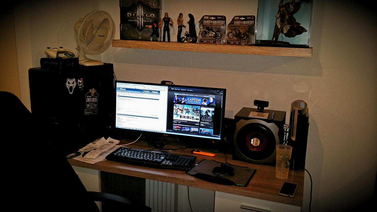 [23/01/2015] Update Januar 2015: Schreibtisch von orte1984