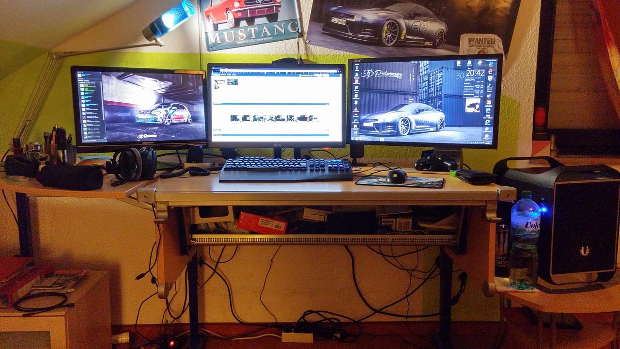 [23/01/2015] Update Januar 2015: Schreibtisch von Technojunky