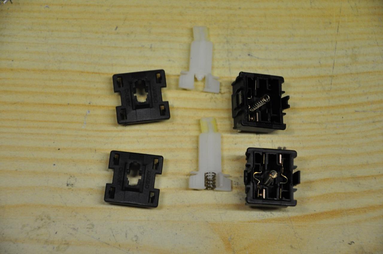 [13/01/2015] PCGHX: Tastatur im Eigenbau - eine Schreibmaschine wird zum PC-Keyboard (6)