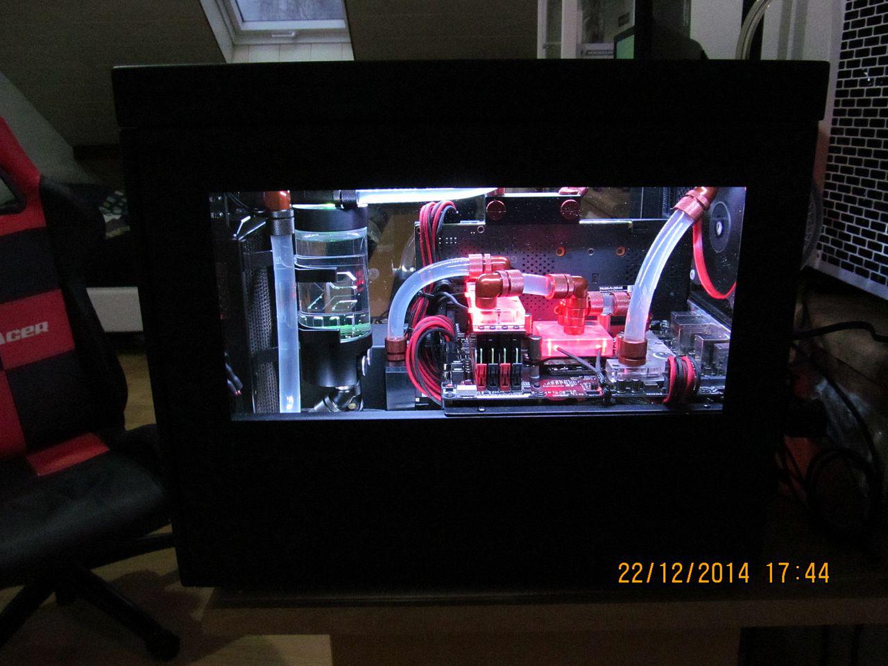 [03/01/2015] Update vom 04.01. mit neuen tollen Wakü-Setups (37)
