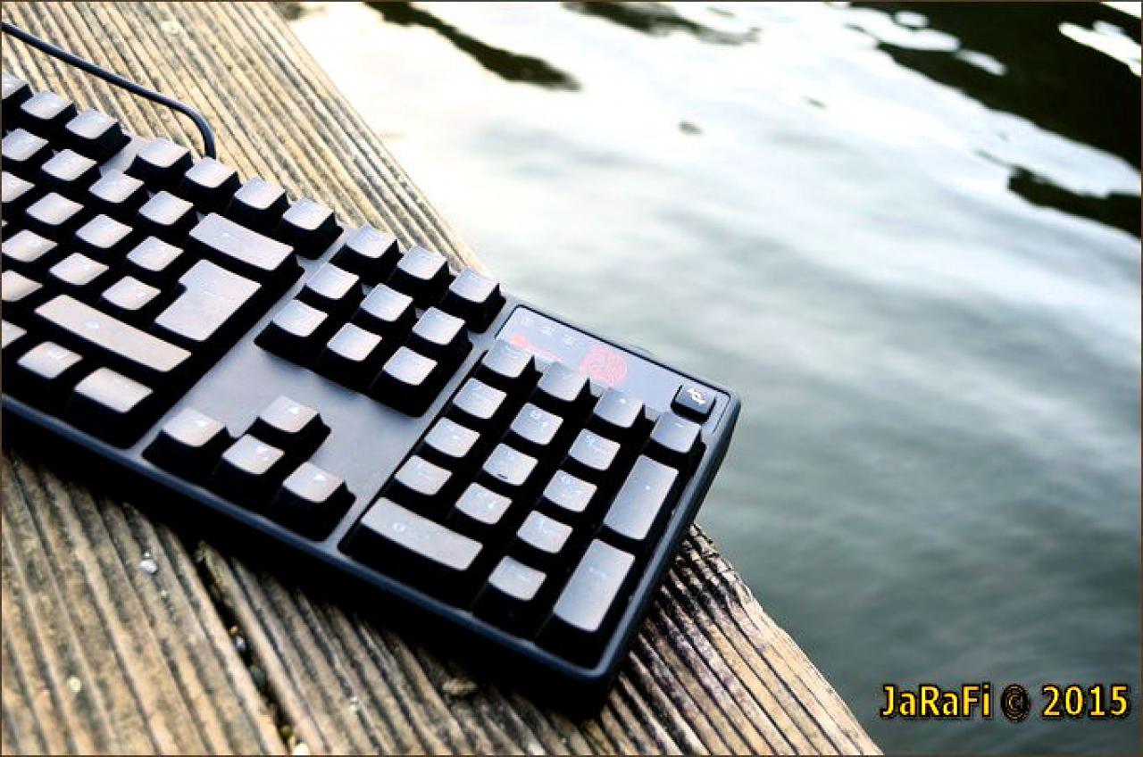 [24/02/2015] Tt Esports Poseidon Z Illuminated (12)