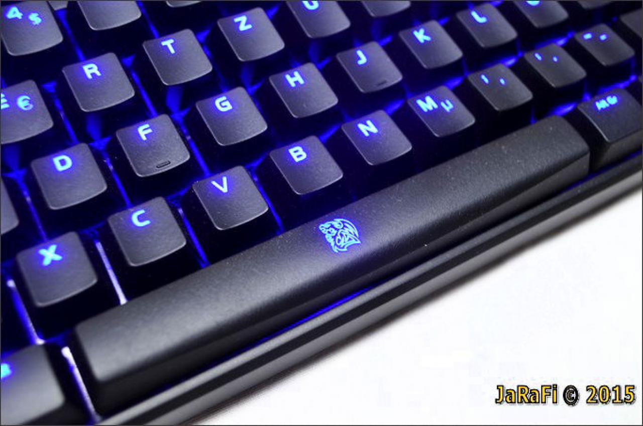 [24/02/2015] Tt Esports Poseidon Z Illuminated (6)