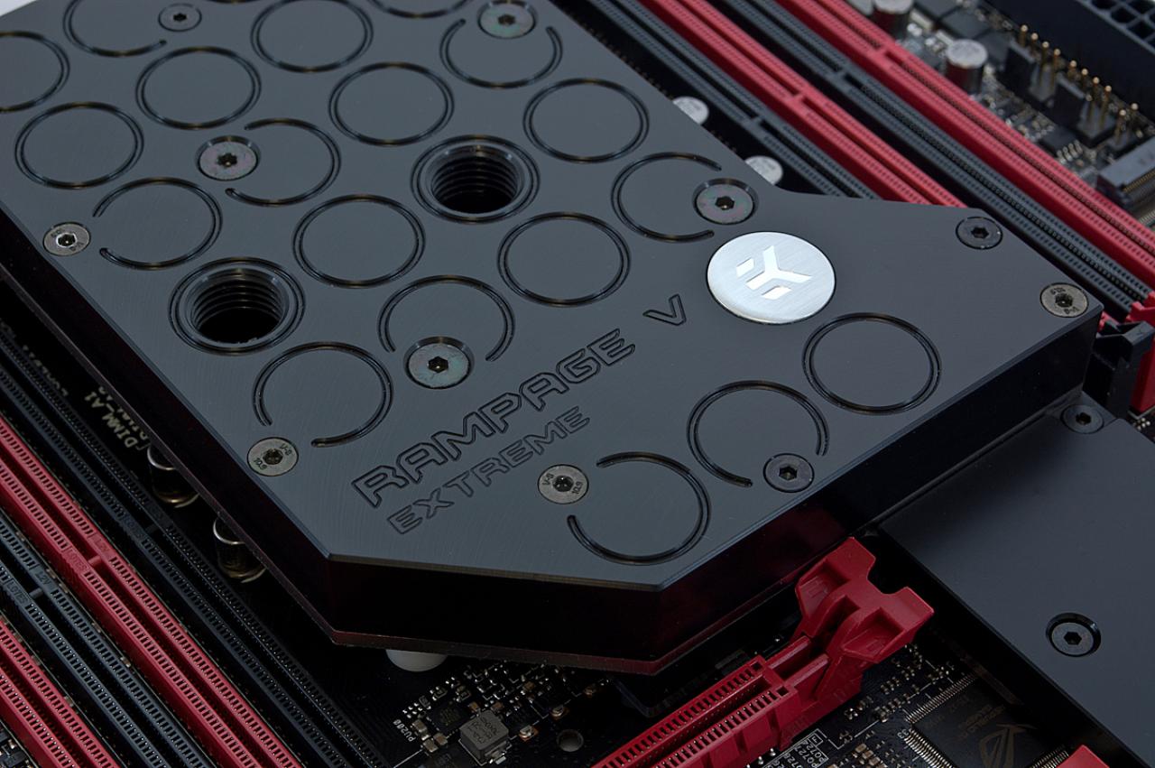 [20/02/2015] EK-FB Asus R5E Monoblock: Mainboard- und CPU-Wasserkühler in einem (3)