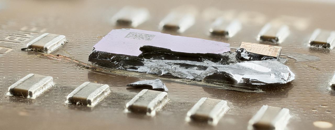 [27/02/2015] Update vom 01.03. mit zerlegten und vereisten Chips (6)