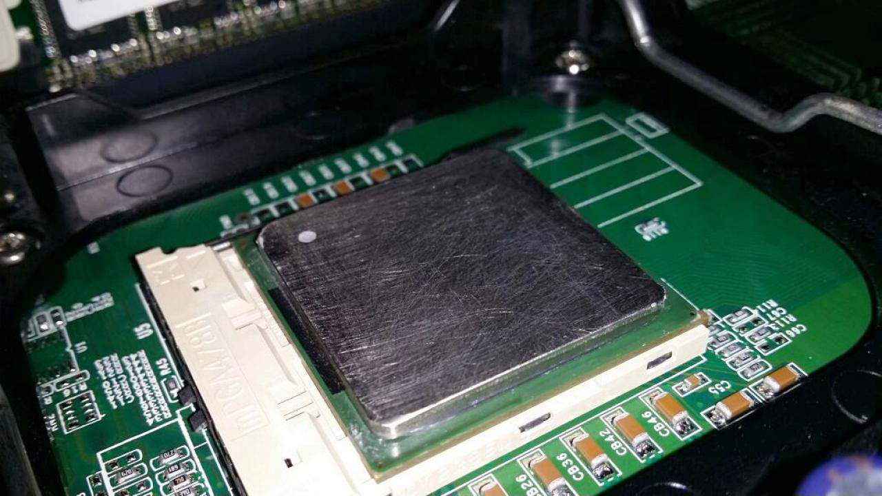 [26/02/2015] Wenn ein Pentium 4 auf Backerbsensuppe trifft: Kochen mit dem Prozessor - verrücktes PC-Projekt (1)