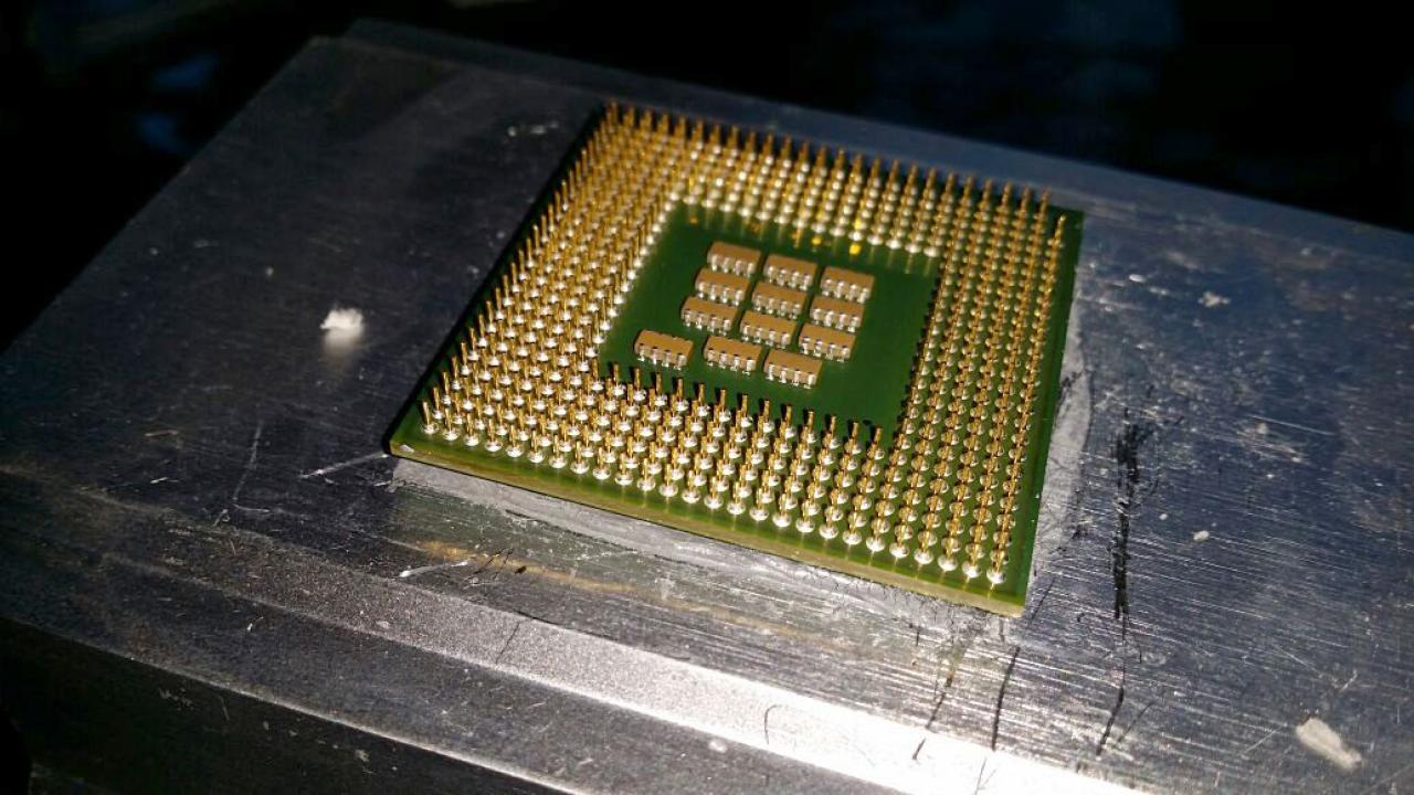 [26/02/2015] Wenn ein Pentium 4 auf Backerbsensuppe trifft: Kochen mit dem Prozessor - verrücktes PC-Projekt (2)