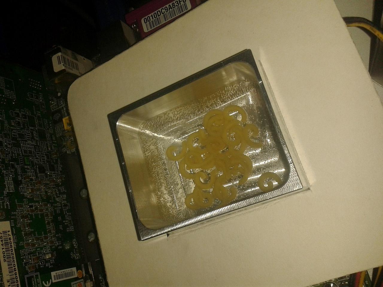 [26/02/2015] Wenn ein Pentium 4 auf Backerbsensuppe trifft: Kochen mit dem Prozessor - verrücktes PC-Projekt (6)