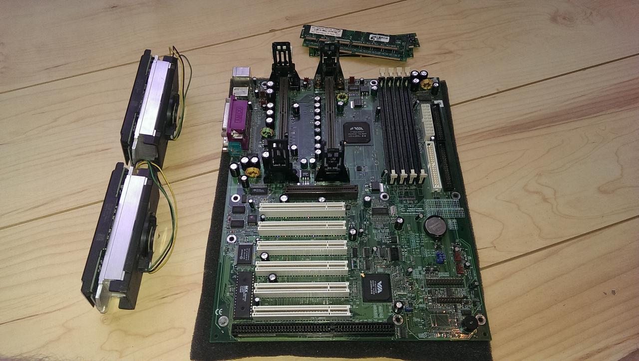 [20/02/2015] Update vom 22.02.2015 mit neuen Mainboard-Bildern (4)