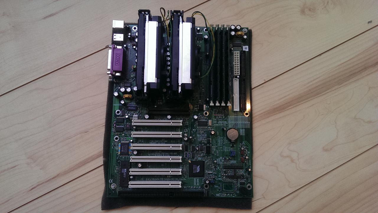 [20/02/2015] Update vom 22.02.2015 mit neuen Mainboard-Bildern (5)