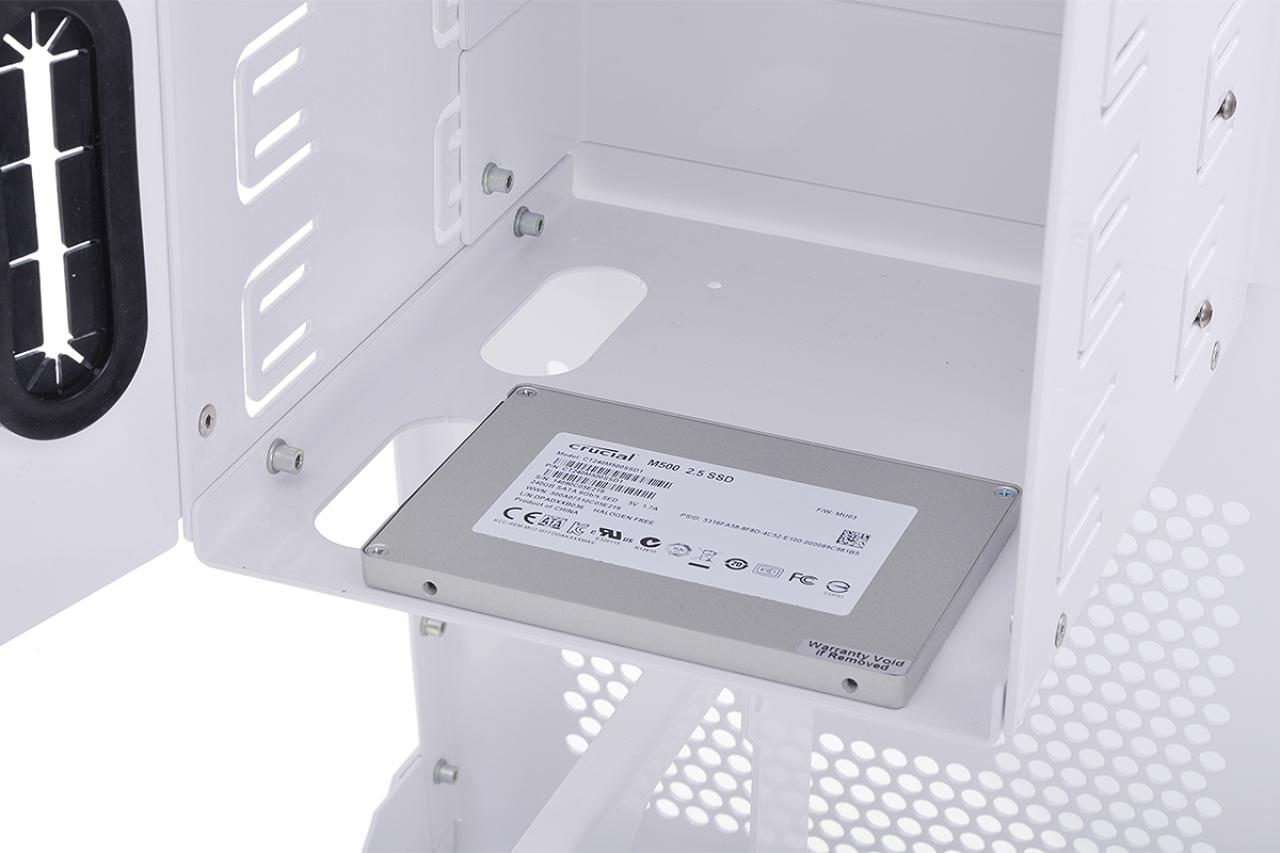 [05/02/2015] Phobya Black Owl: Handgefertigtes 480-Euro-Gehäuse aus Aluminium (9)