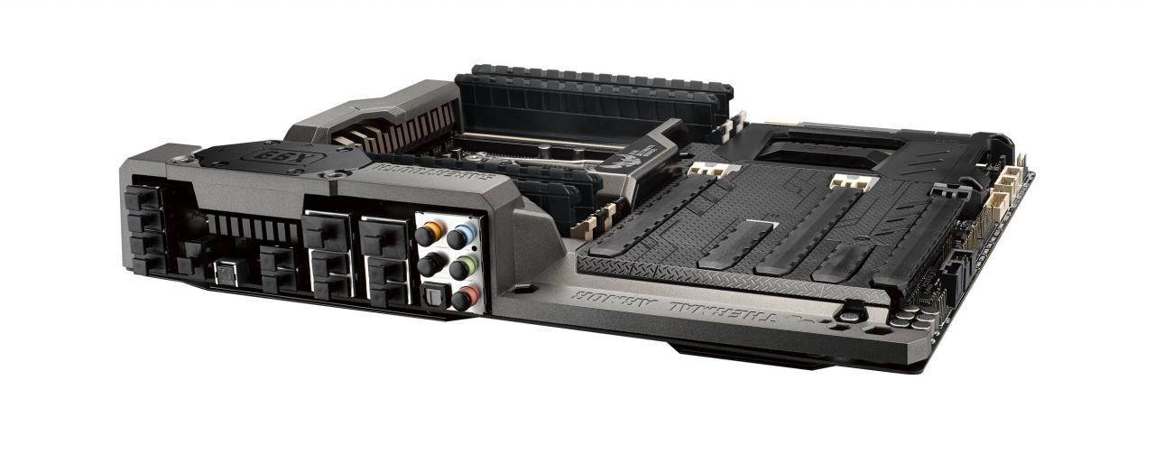 [17/03/2015] Asus hat das neue Mainboard Asus TUF Sabertooth X99 auf der CeBIT vorgestellt. (3)