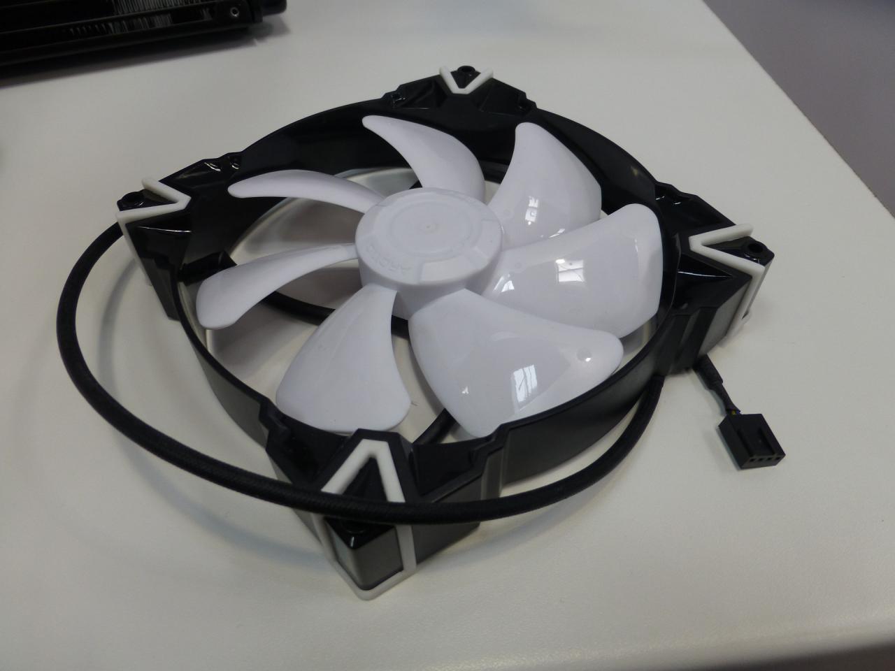 [18/03/2015] Accelero Hybrid III 140 Lüfter
