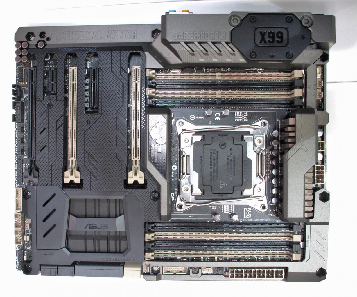 [18/03/2015] Asus TUF Sabertooth X99 auf der Cebit (4)