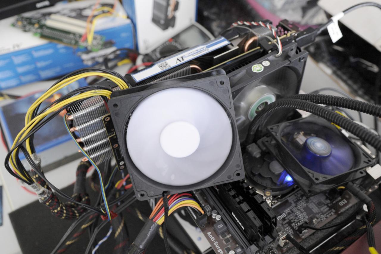 [20/03/2015] GTX Titan X mit Arctic Accelereo Xtreme IV: 1.550 MHz dank Mod-BIOS stabil (1)