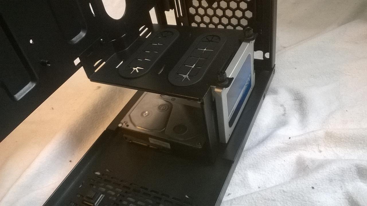 [23/03/2015] Bitfenix Pandora (15)