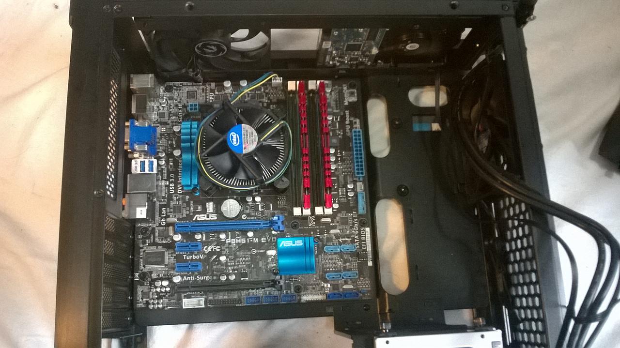 [23/03/2015] Bitfenix Pandora (16)