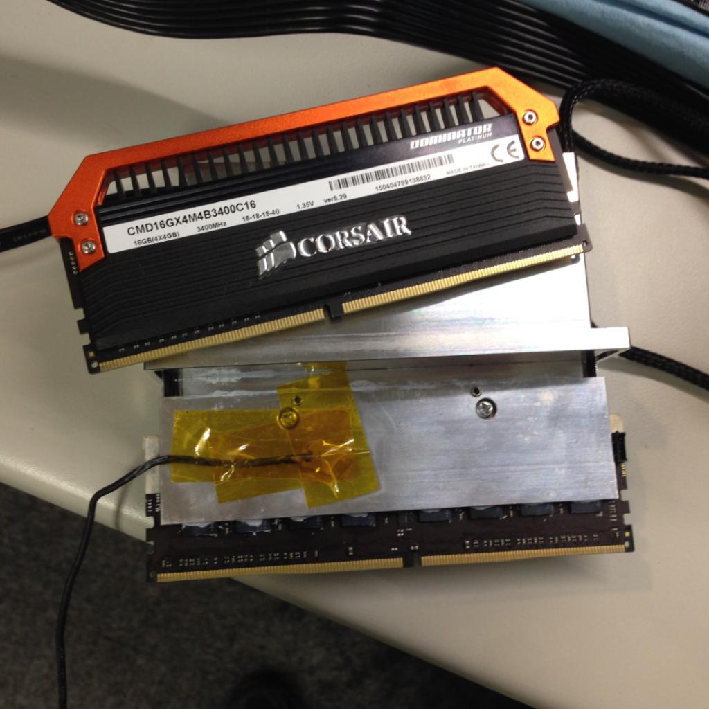 [21/03/2015] Neuer RAM-Taktrekord: Hicookie erreicht DDR4-4366. (5)