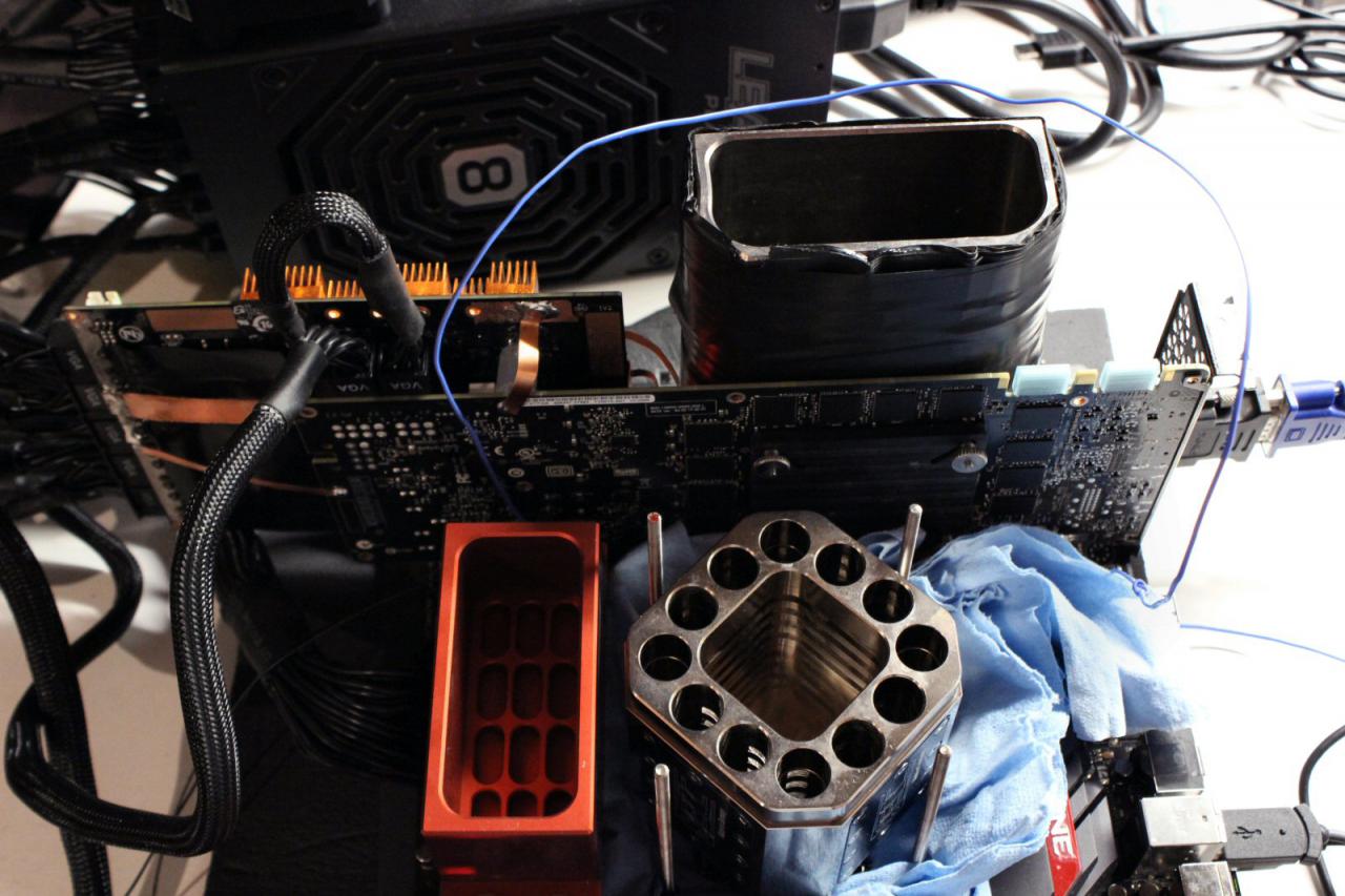 [30/03/2015] GTX Titan X: Externe Stromquelle für Overclocking (1)