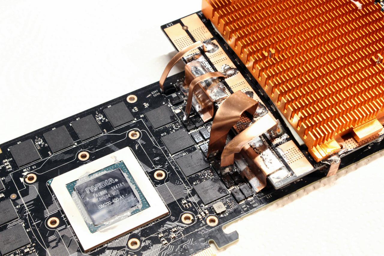 [30/03/2015] GTX Titan X: Externe Stromquelle für Overclocking (2)