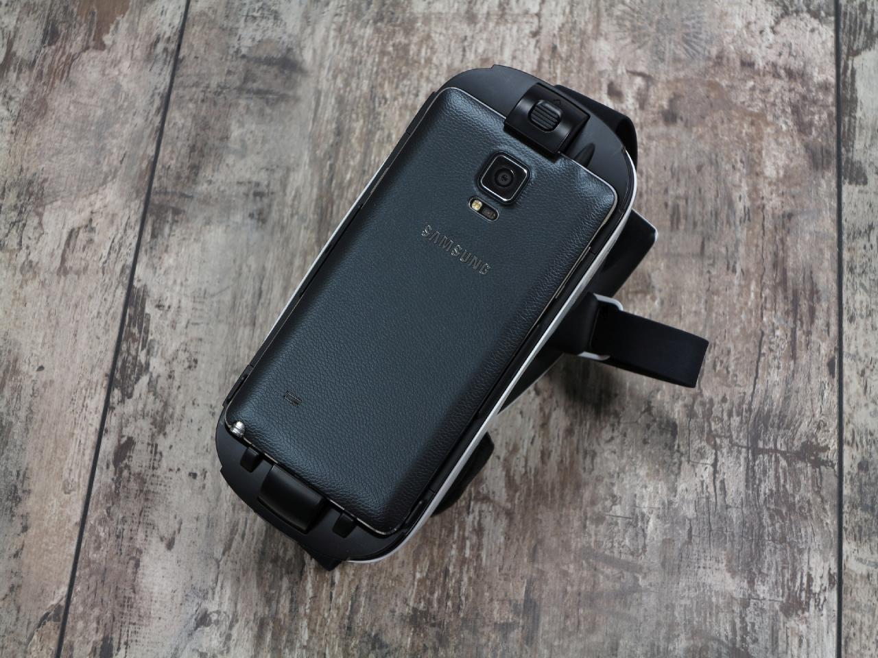 [18/03/2015] Das VR-Brillen-Shootout: Hier das Galaxy Gear VR
